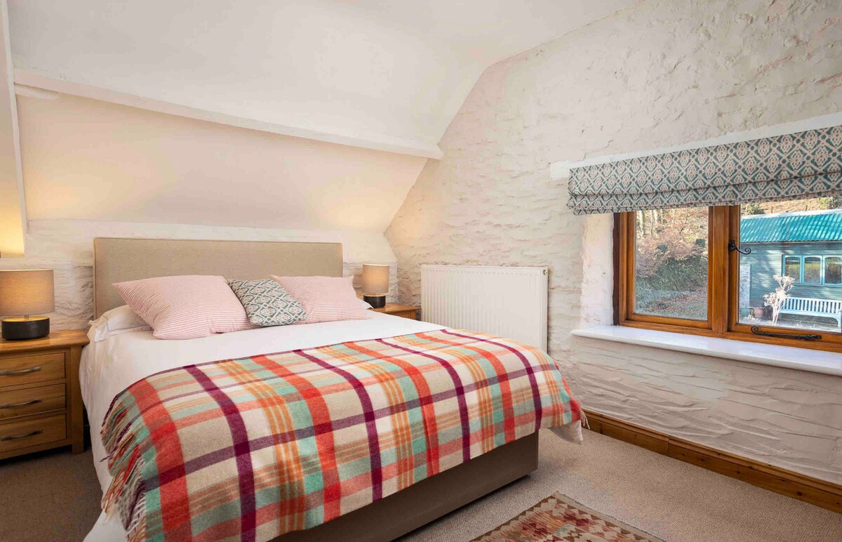 ห้องนอนที่ 1 พร้อมห้องน้ำในตัว