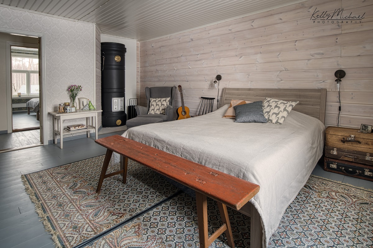 Bedroom 1, double bed 160cm