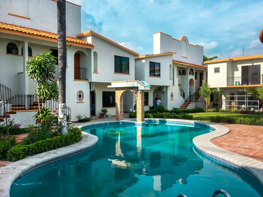 Residencial con 8 habitaciones en un ambiente de tranquilidad y con las amenidades de un resort.
