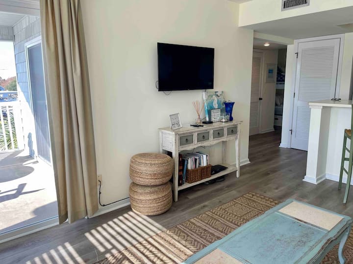 Wrightsville Beach Charmer With Ocean View! - Wrightsville Beach, NC