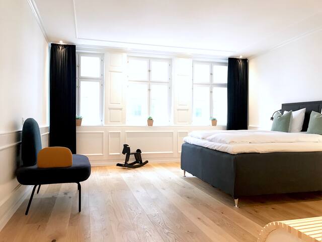 ★168m2 Best Location city LUXURY 5★Prof Cleaning★ gallery image 2