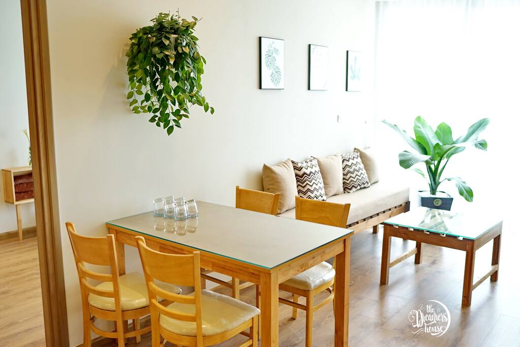 A cozy corner where you can have some happy meals together. ^ ^