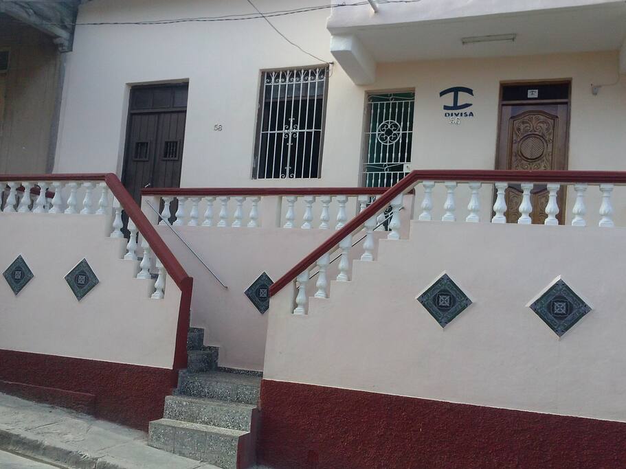 Frente de la Casa