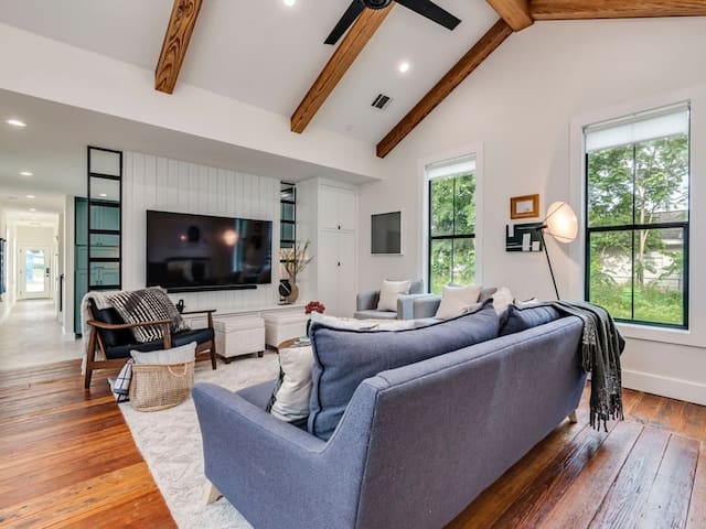 Modern Farmhouse with Rooftop Deck Downtown Views! gallery image 2