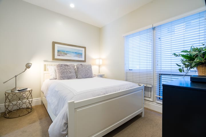 Queen-size, pillow-top bed & large flat-screen TV/cable in one guest room that shares full bath.
