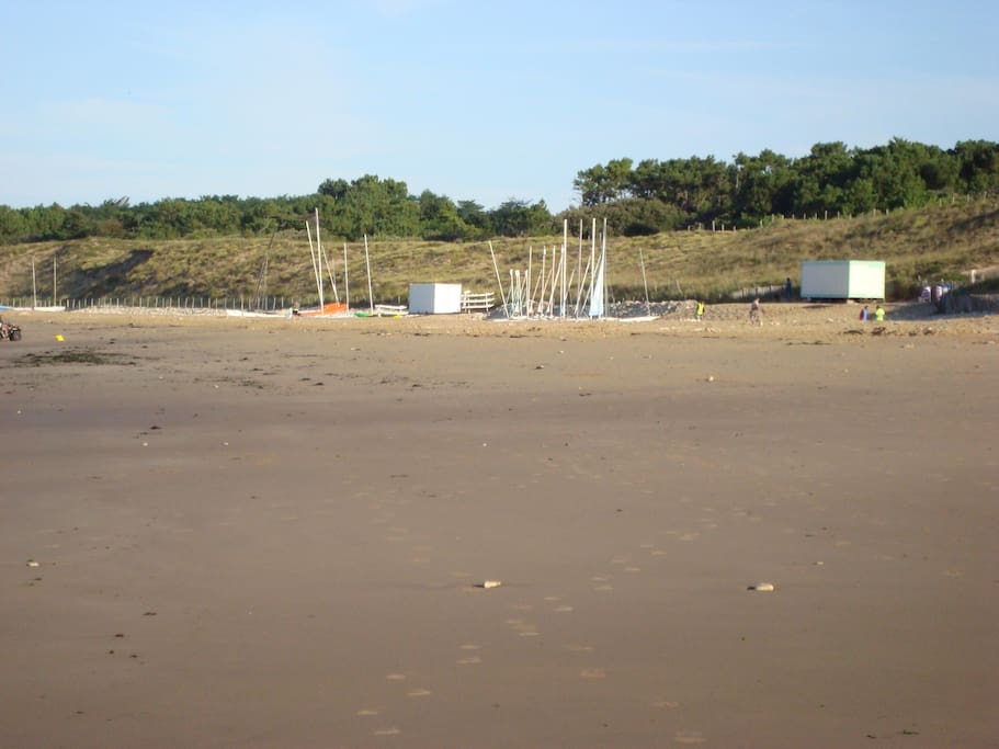 la plage avec école de voile