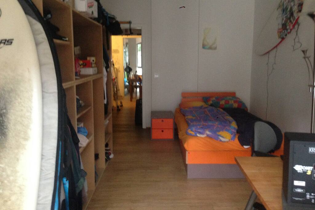 Zimmer mit Blick in die WG