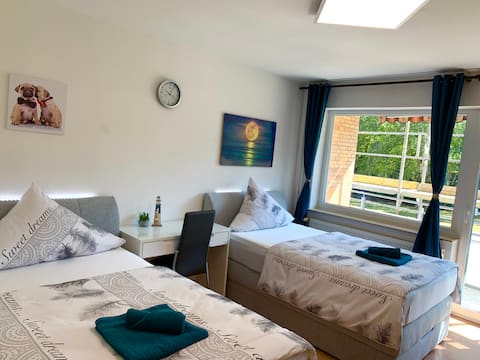 Top Airbnb: Big 3 Bedrooms Apartment in Groß Buchholz