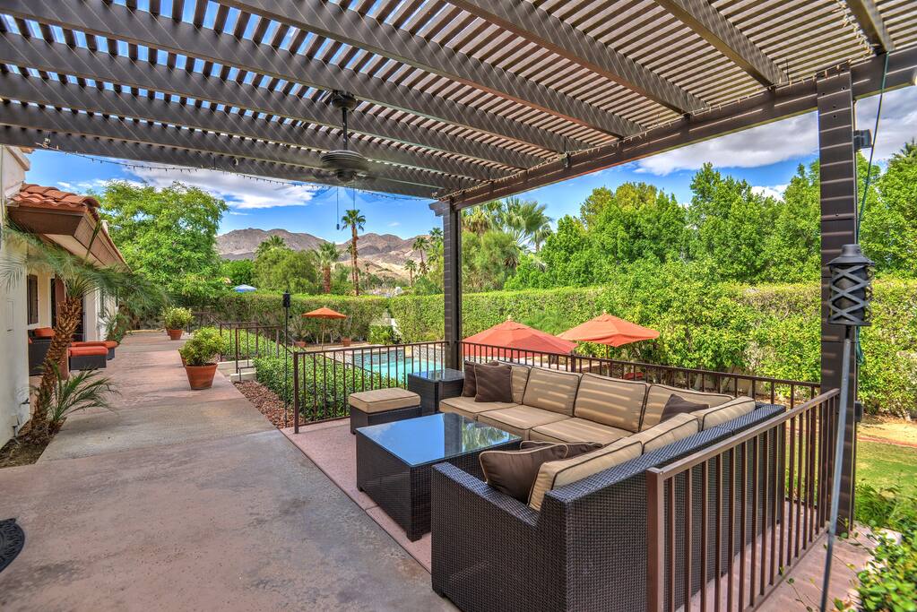 Outdoor Covered Seating Are
a