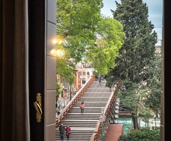 Ciliota Deluxe 027042-LOC-16239 gallery image 2