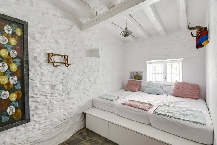 Joyaux de Cadaquès gallery image 5