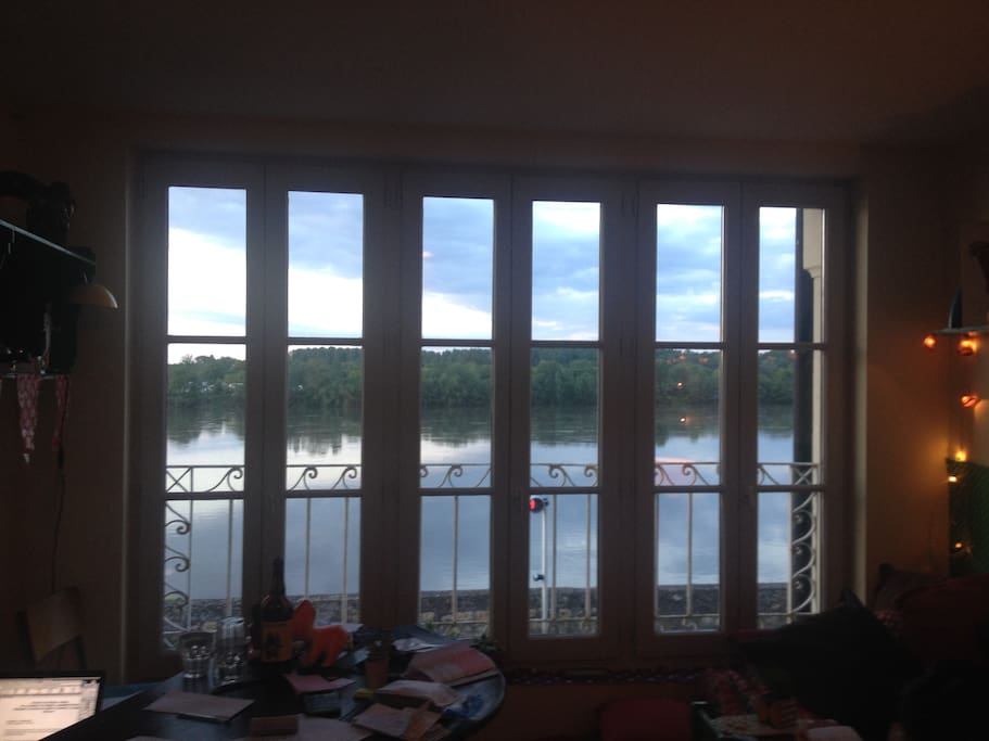 salon, salle à manger, vue sur Loire soleil couchant