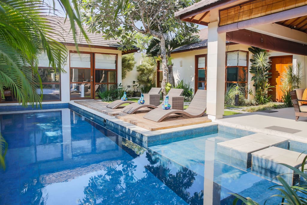 Villa & pool