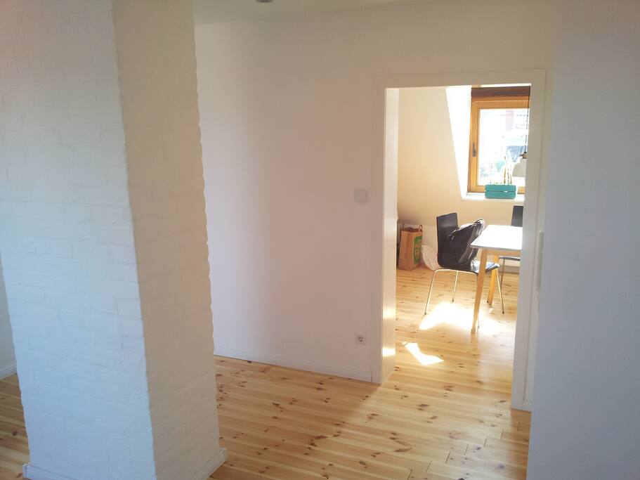 Living room to kitchen / Wohnzimmer zu Küche