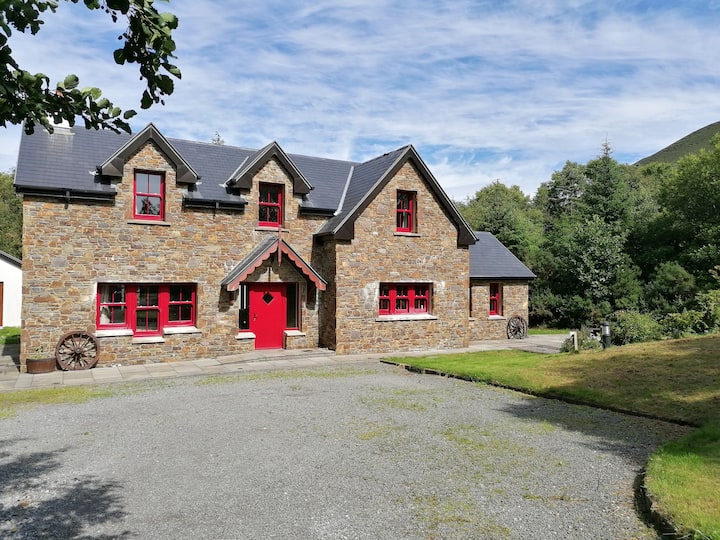 Luxury Cottage in the Woods, Kerry Houses for Rent in Glenbeigh