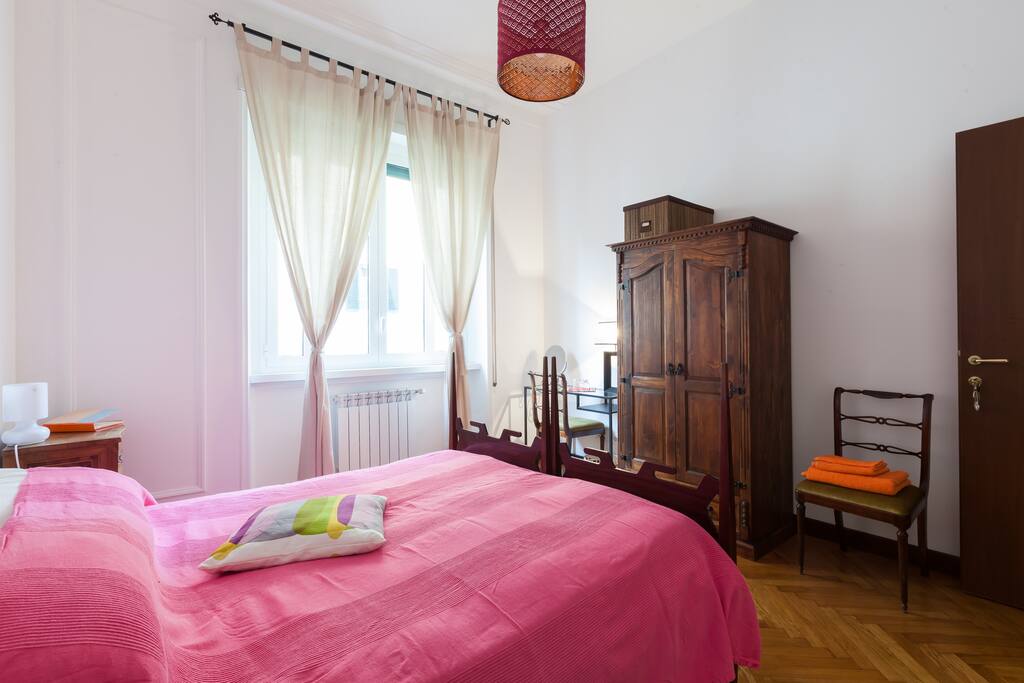double room (two beds arrangeable as double or twin), nice and cozy