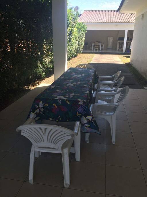 Ambiente coberto com excelente ventilação