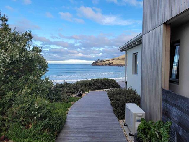 Clifton beach house gallery image 4