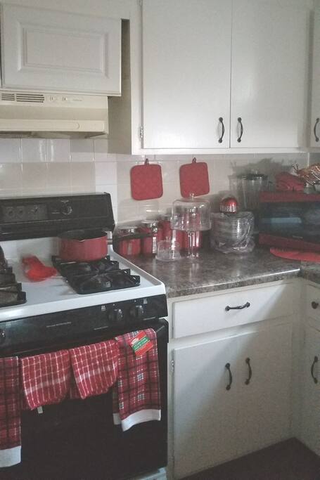 Nice clean kitchen space for cooking the space is old but I keep a very clean house.