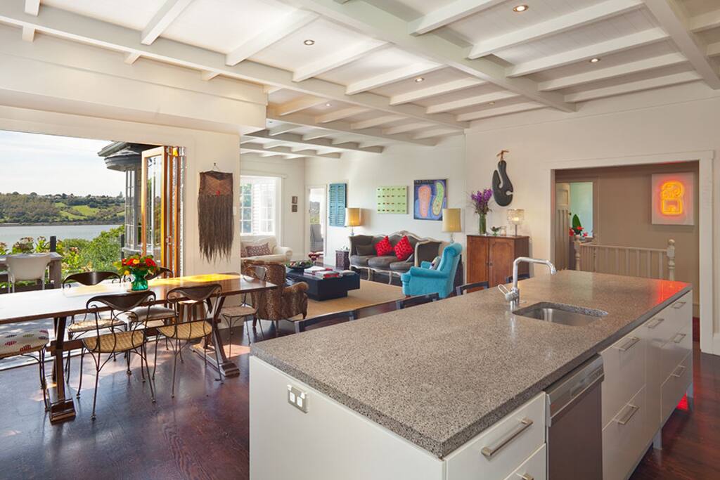 Kitchen/Dining/Lounge area