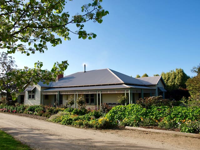 Manderley Park - Farmstay Bed & Breakfast