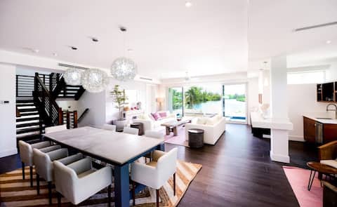 Island style luxury private home  - Cayman Kai