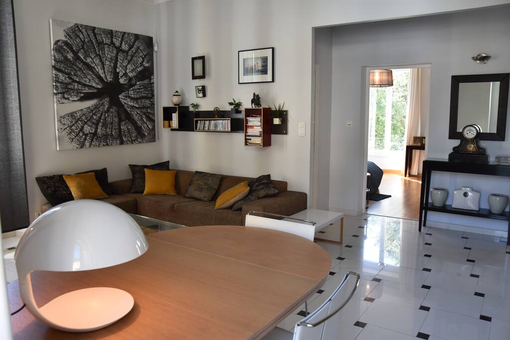 living room, light from everywhere