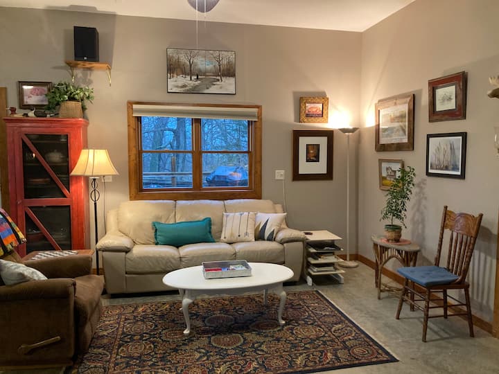 Beautiful, Cozy Barn In The Quiet Countryside - Ely, IA