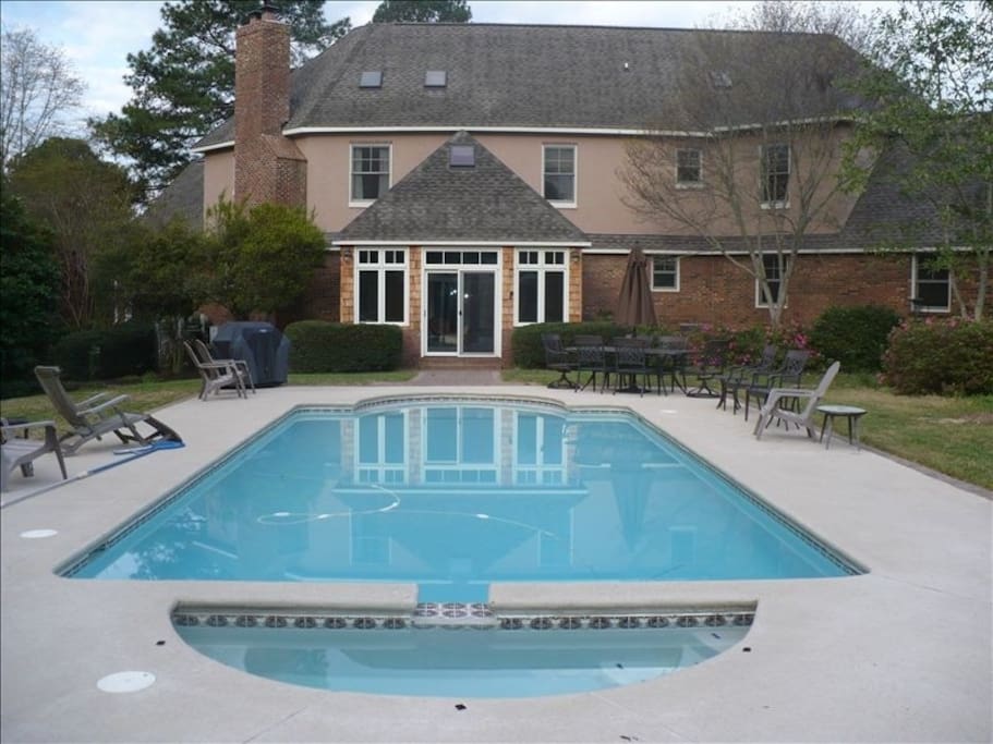 Jacuzzi & Pool