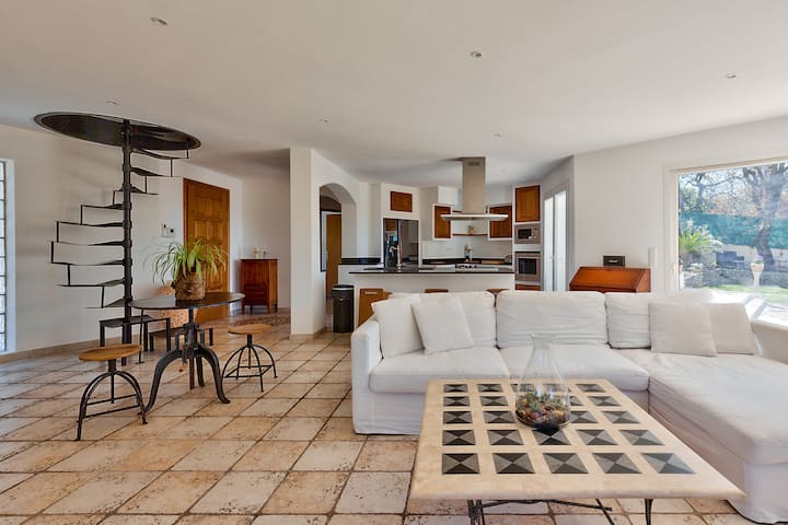 10mn De Cannes, Villa Entière De 150m2. - Le Cannet