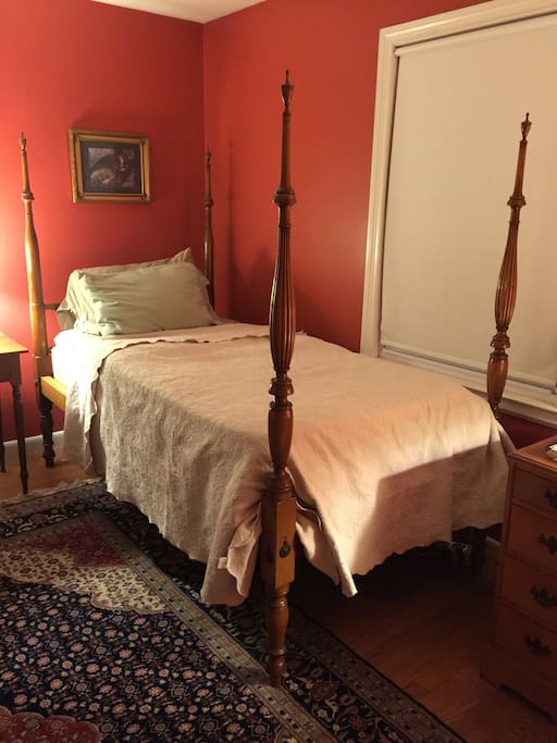 Twin four poster bed
