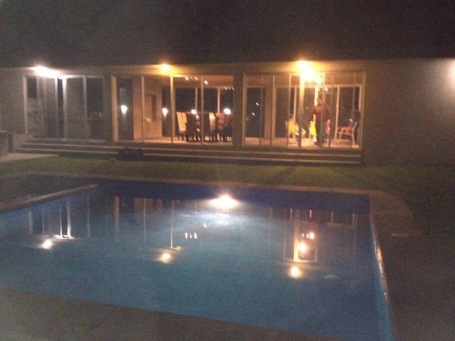 ALBERCA CLIMATIZADA CON LUZ