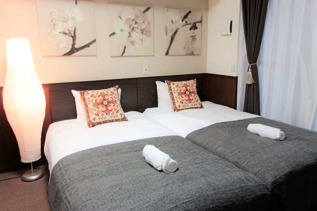 Two single bed 兩張單人床