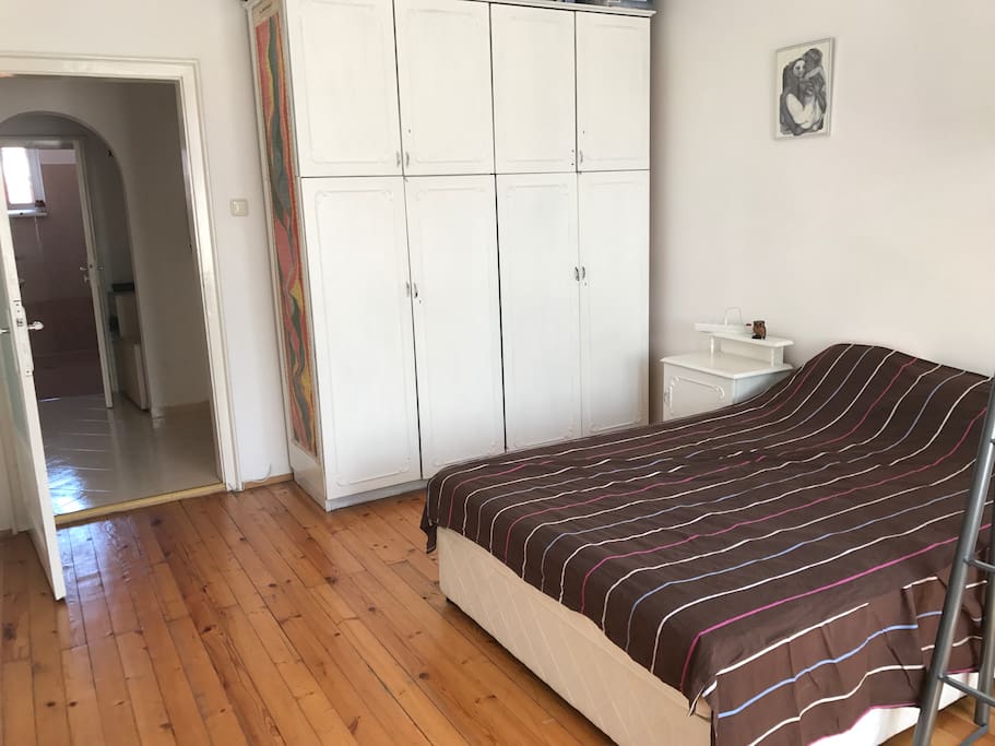 Bedroom - wardrobe + double bed