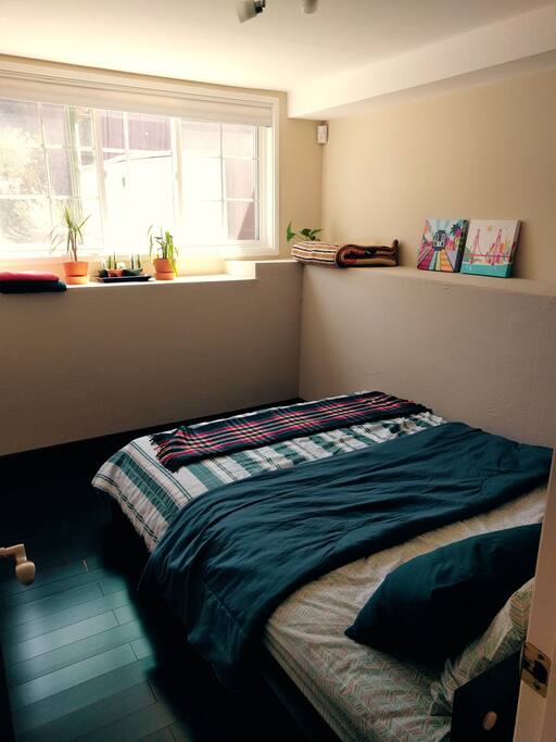Queen bed!