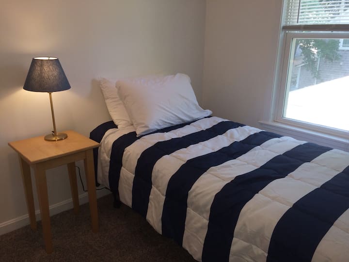 Спалня 4 с две единични легла