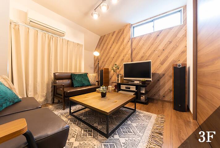 Walkable to Ueno & Akihabara | Live Like a Local gallery image 2