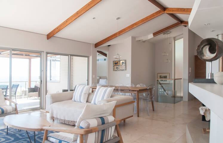 Clifton 3rd Beach House gallery image 4