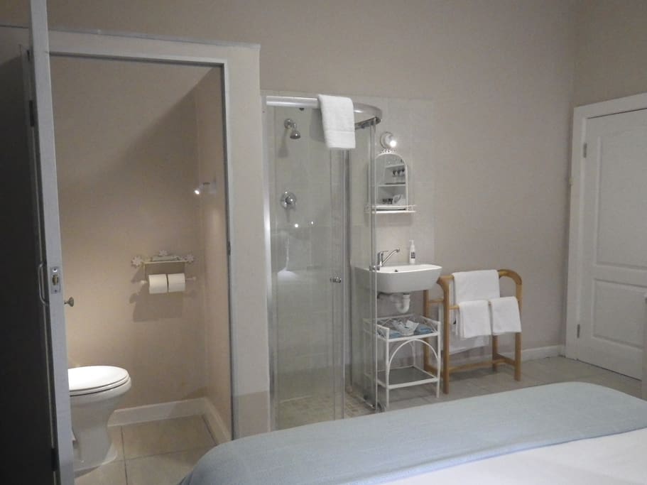 Close & Comfy: Open bathroom part of Room 2 with separate toilet