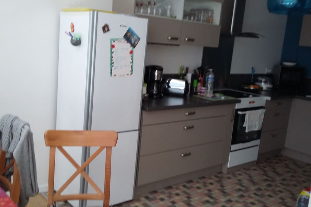 lave vaisselle
cafetière électrique
grille pain