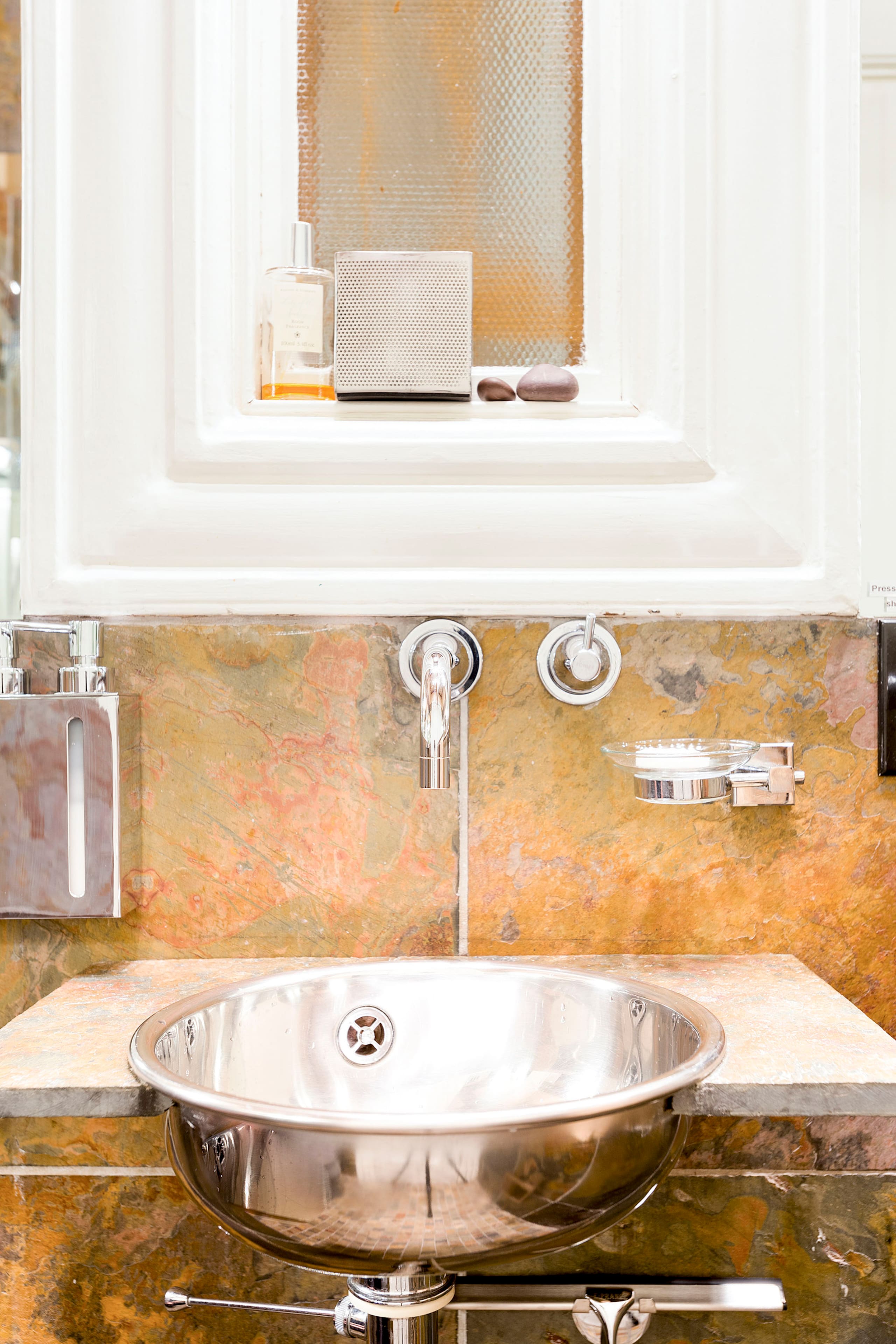 Home in San Francisco · ★4.85 · 4 bedrooms · 4 beds · 2 baths - Image 39