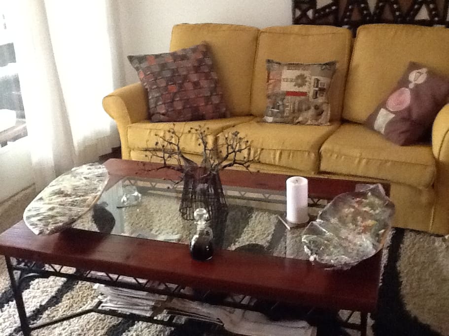 The sitting room space.