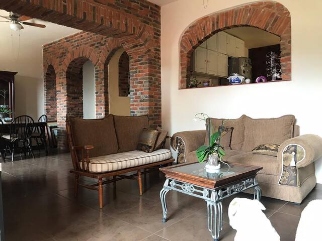 Rustic House and Excellent Location 1