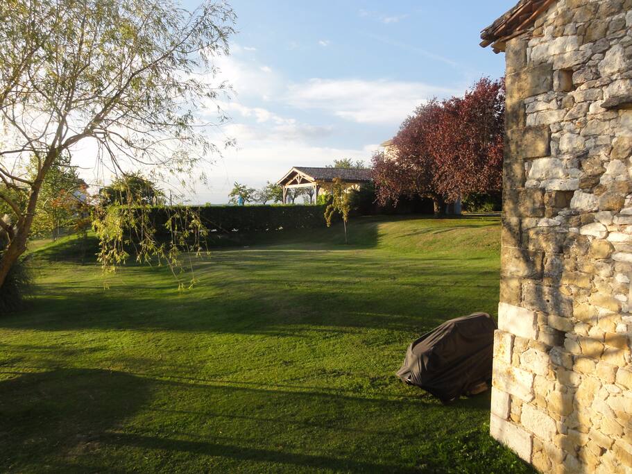 Surrounded by hedge giving privacy
