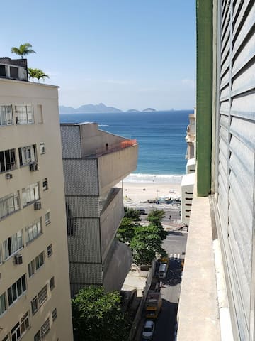 Posto 5 (quadra da praia) vista do mar