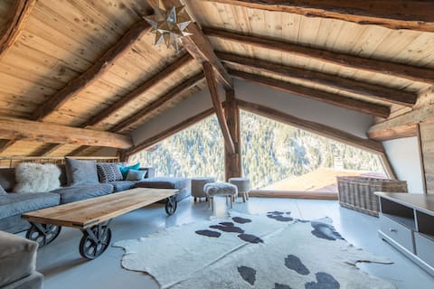 Luxury chalet in old village at heart of Paradiski