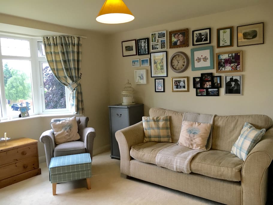 Comfy and cosy lounge.