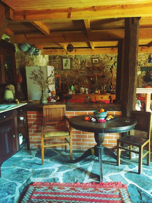 Sala e cozinha open space.
living room and kitchen open space.
Salle à manger et cuisine open space.