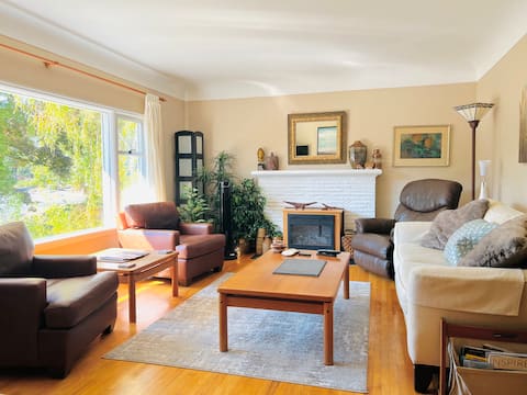 Top performing Airbnb: Gorgeous Gorge Waterway View in Saanich