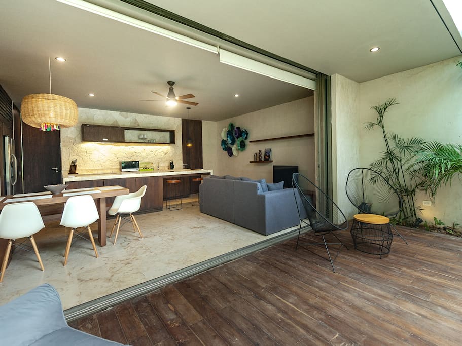 Front yard/ dining area/ living room with TV space
